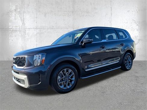 Used 2025 Kia Telluride LX image 8