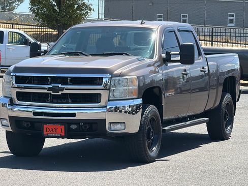 Used 2008 Chevrolet Silverado 2500 LTZ w/ Safety Package AWD/4WD image 10