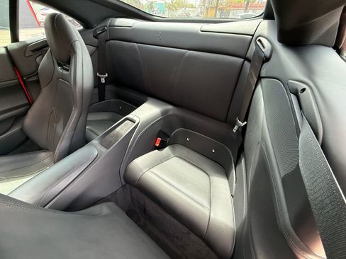 Used 2019 Ferrari Portofino image 23