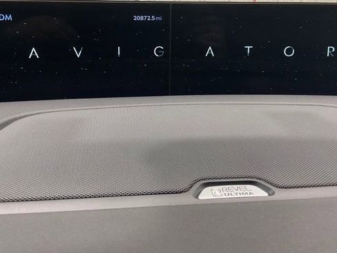 Used 2025 Lincoln Navigator Reserve AWD/4WD image 17