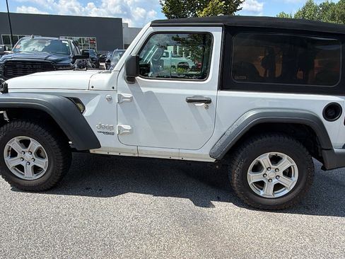 Used 2018 Jeep Wrangler Sport AWD/4WD image 11
