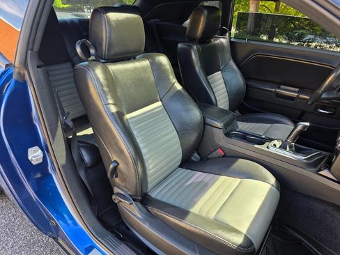 Used 2010 Dodge Challenger R/T RWD image 26