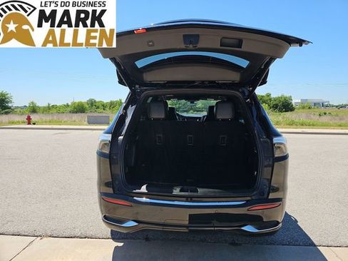 Used 2023 Buick Enclave Avenir w/ Avenir Technology Package FWD image 25