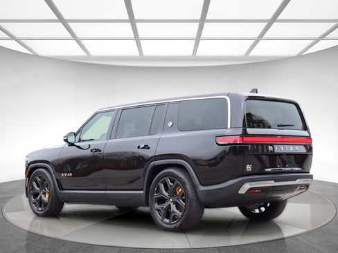 Used 2023 Rivian R1S Adventure image 6