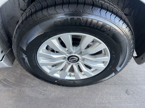 Used 2021 Nissan Armada SV image 28