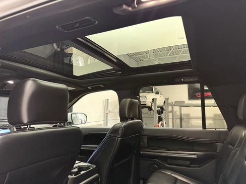 Used 2019 Ford Expedition Max XLT w/ Equipment Group 202A AWD/4WD image 17