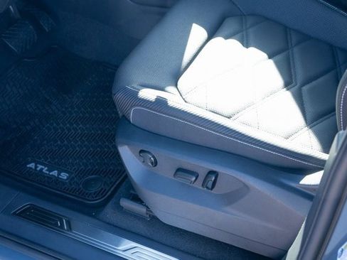 New 2026 Volkswagen Atlas Cross Sport SE image 25