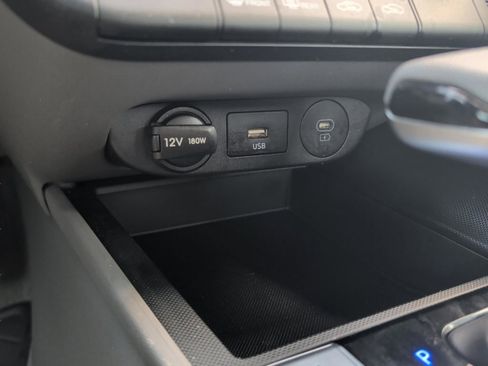 Used 2024 Hyundai Elantra SEL image 21