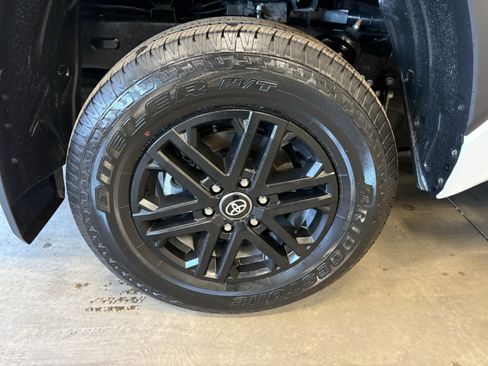 Used 2025 Toyota Tundra SR5 image 31