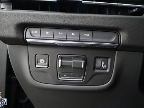 Used 2026 Cadillac Escalade Sport AWD/4WD image 14