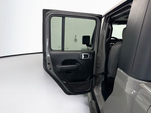 Used 2022 Jeep Gladiator Sport AWD/4WD image 24