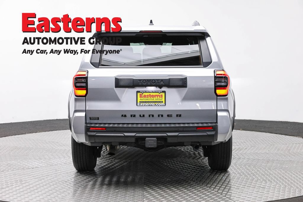 Used 2025 Toyota 4Runner SR5 AWD/4WD image 6