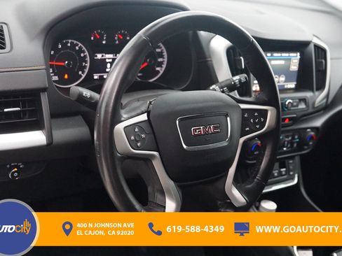 Used 2018 GMC Terrain SLE w/ Driver Convenience Package FWD image 19