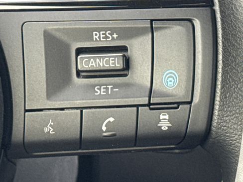 Used 2021 Nissan Rogue SV image 20