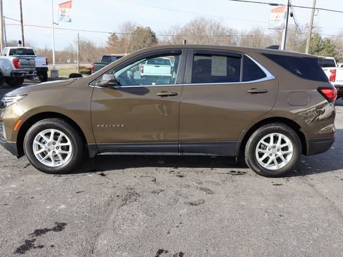 Used 2023 Chevrolet Equinox LT image 2