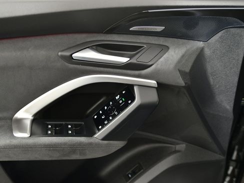 New 2025 Audi SQ5 Premium Plus image 9