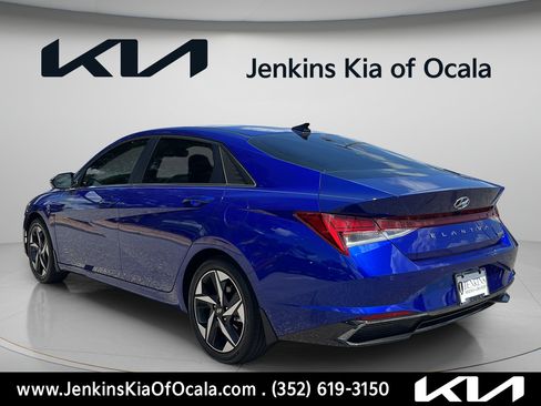 Used 2023 Hyundai Elantra Limited FWD image 5