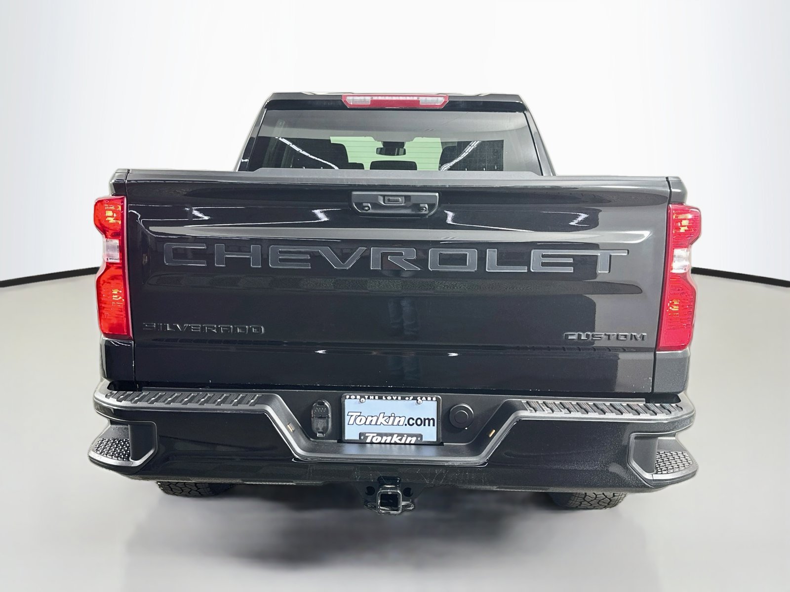 Used 2024 Chevrolet Silverado 1500 Custom w/ Turbomax Blackout Package AWD/4WD image 7
