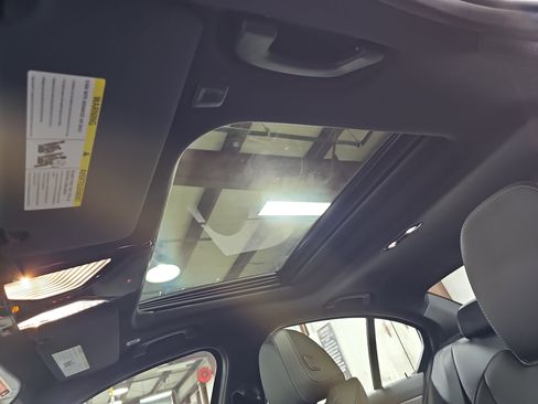 New 2026 BMW 330i Sedan w/ M Sport Package image 31