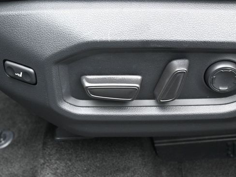 Used 2023 Toyota Tundra Platinum image 10