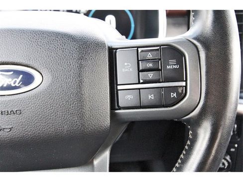 Used 2022 Ford F150 Lariat w/ Equipment Group 502A High image 18