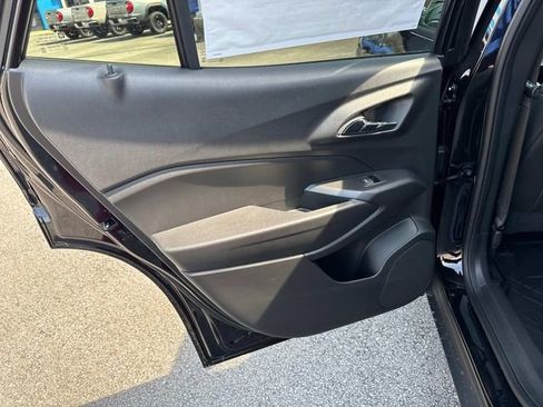 New 2026 Chevrolet Trax RS w/ Sunroof Package FWD image 14