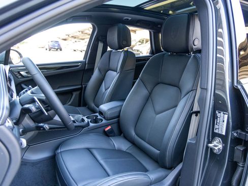 New 2026 Porsche Macan Turbo image 5