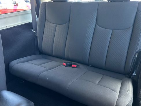 Used 2018 Jeep Wrangler Sport w/ Connectivity Group AWD/4WD image 12