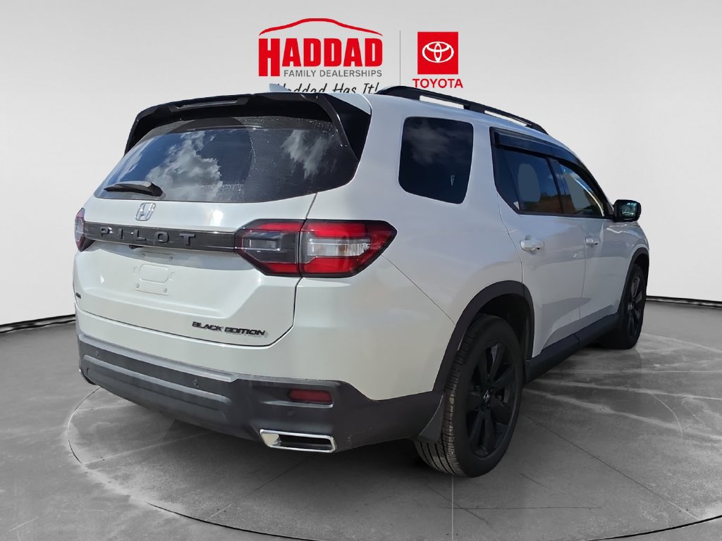 Used 2025 Honda Pilot Black Edition image 6