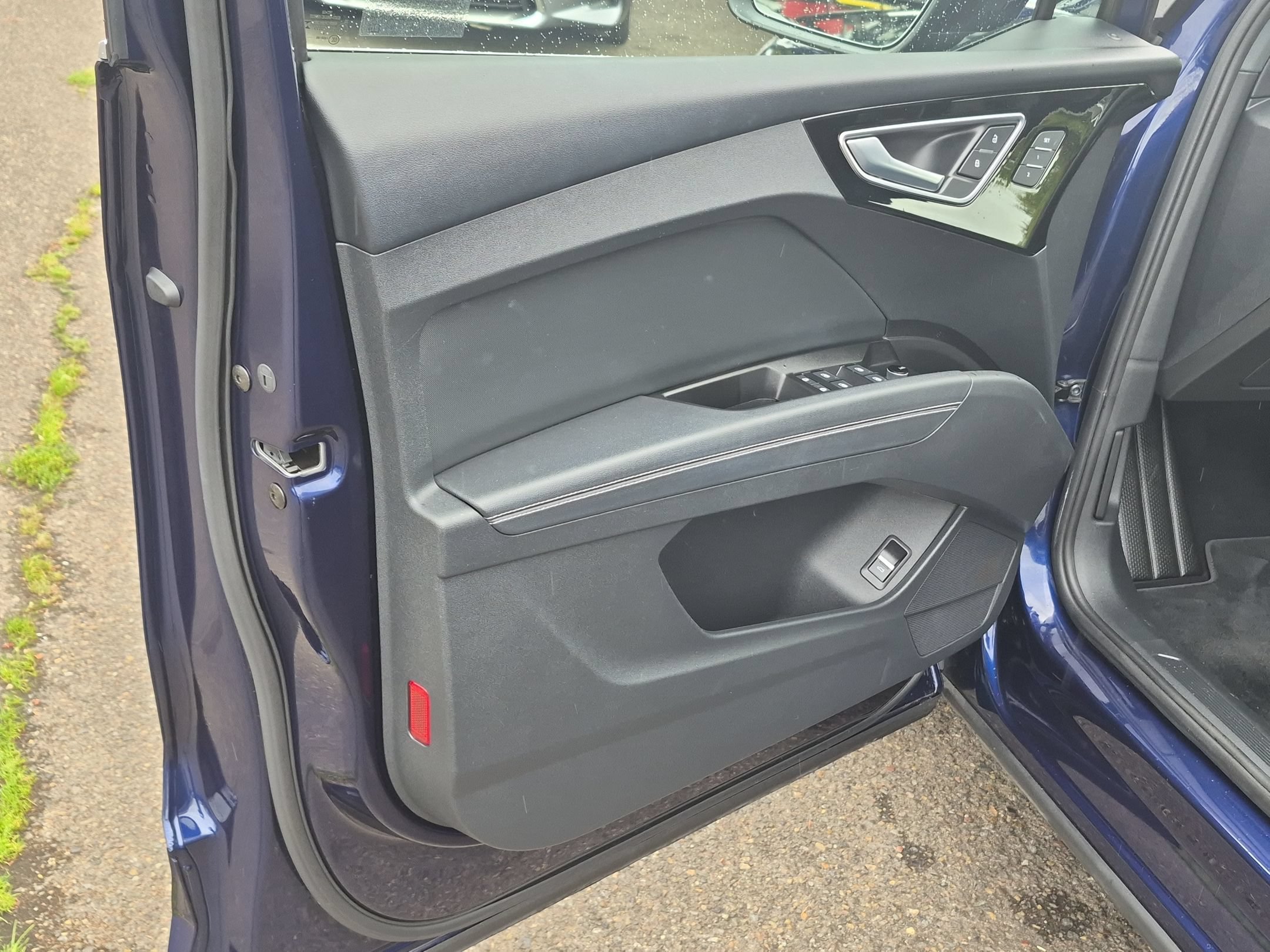 Used 2023 Audi Q4 e-tron Premium w/ Premium Plus RWD image 9