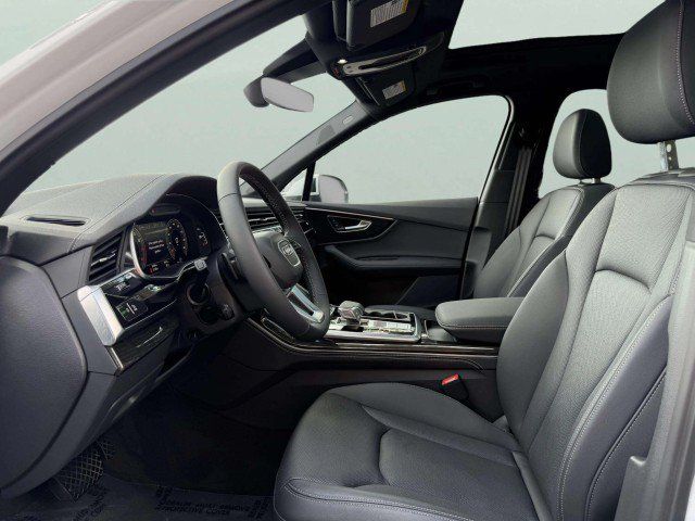 Certified 2025 Audi Q7 3.0T Premium Plus w/ Premium Plus Package AWD/4WD image 20