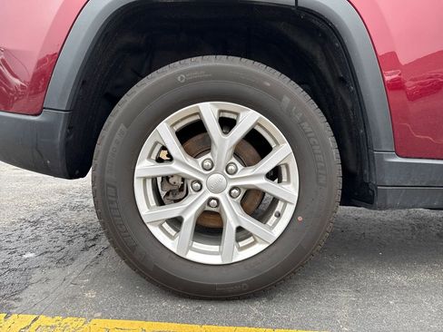 Used 2023 Jeep Grand Cherokee Limited image 21