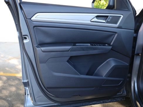 Used 2019 Volkswagen Atlas SE w/ Towing Package image 13