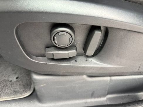 Used 2025 Land Rover Defender 110 S image 16