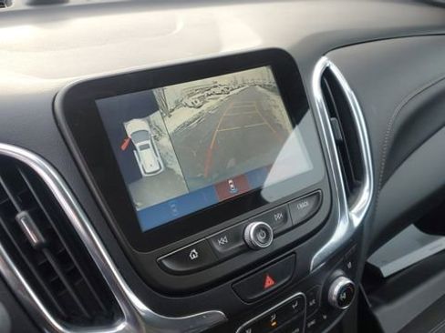 Used 2018 Chevrolet Equinox Premier image 14