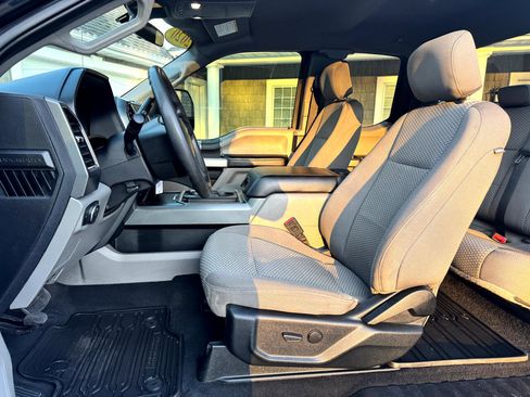 Used 2020 Ford F350 XLT w/ FX4 Off-Road Package image 12