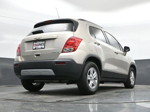 Used 2016 Chevrolet Trax LT w/ LT Convenience Package FWD image 32