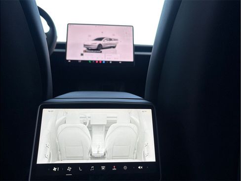 Used 2024 Tesla Model 3 Long Range AWD/4WD image 15