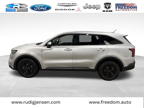 Used 2021 Kia Sorento LX image 8
