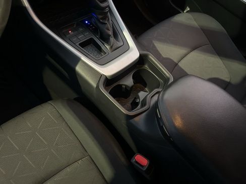 Used 2021 Toyota RAV4 XLE image 20