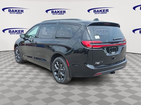 New 2027 Chrysler Pacifica Limited AWD/4WD image 5