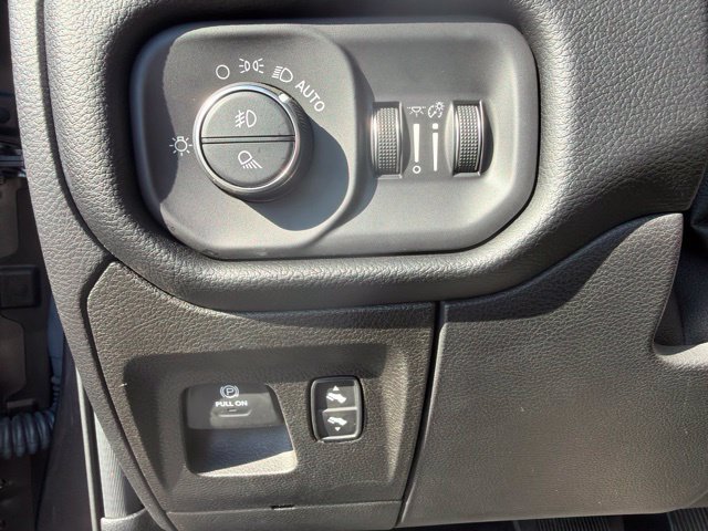 Used 2019 RAM 1500 Laramie AWD/4WD image 18
