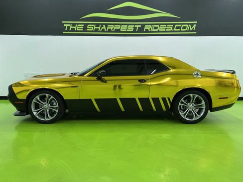 Used 2022 Dodge Challenger R/T RWD image 6