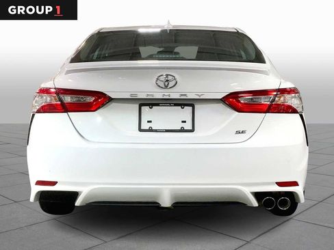 Certified 2020 Toyota Camry SE image 4
