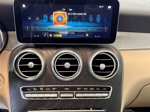 Used 2022 Mercedes-Benz GLC 300 4MATIC image 15