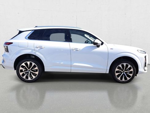 New 2026 Audi Q3 quattro 2.0T AWD/4WD image 4