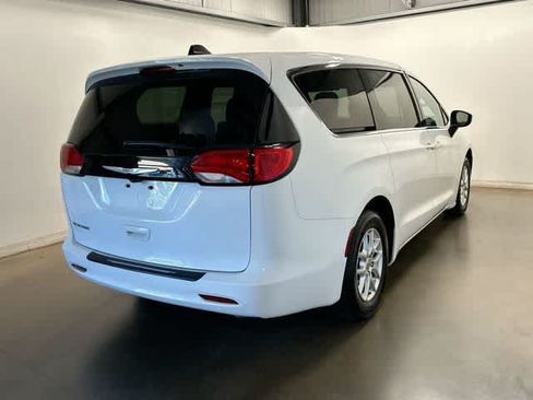Used 2022 Chrysler Voyager LX FWD image 35