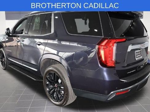 Used 2023 GMC Yukon SLT w/ SLT Premium Package AWD/4WD image 3