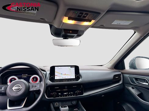 Used 2023 Nissan Rogue Platinum image 30