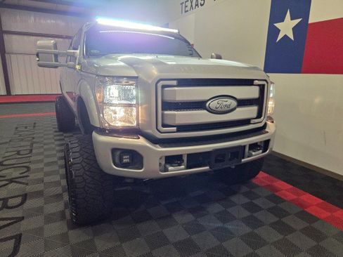 Used 2015 Ford F250 Lariat w/ Lariat Ultimate Package image 23